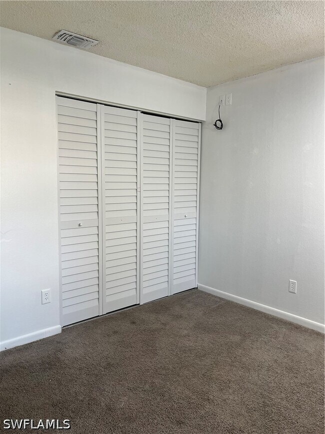 Building Photo - 1708 Kings Lake Blvd