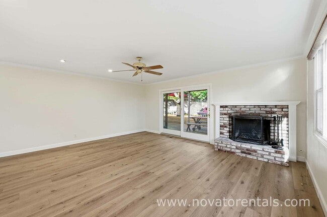 Building Photo - 40 Martinez Ct