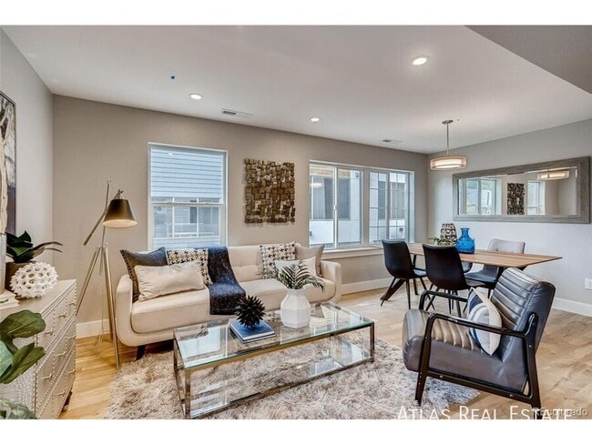 Building Photo - 88 Galapago St