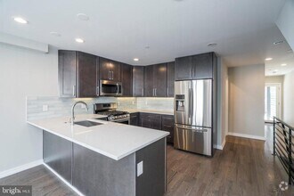 Building Photo - 1434 Clymer St
