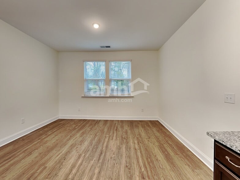 Building Photo - 54 Gregory Dr