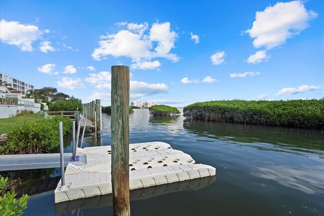 Building Photo - 2254 Harbour Ct Dr