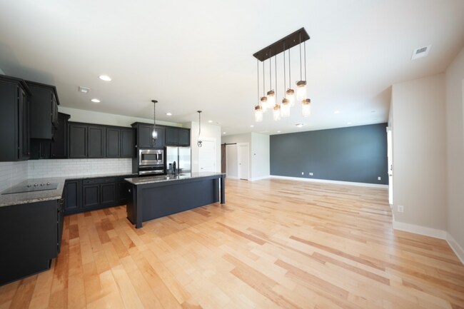 Building Photo - 444 Beacon Ridge Blvd