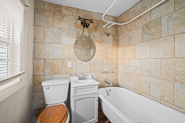 Building Photo - 2124 29th St