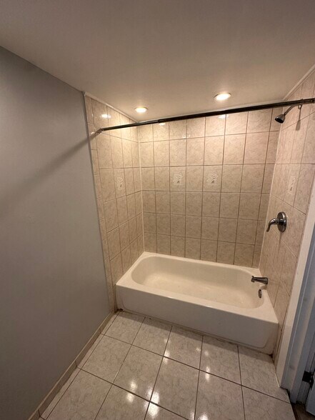 Building Photo - 19 Archdale Rd