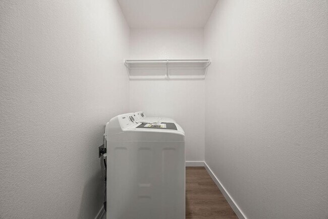 Building Photo - 2602 SW Convent St