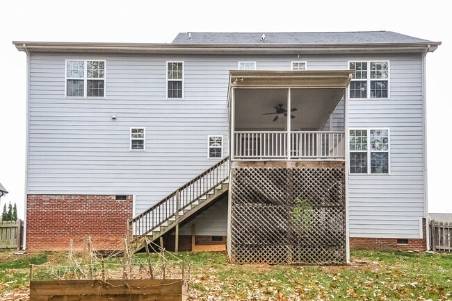 Building Photo - 308 Nelson Ln