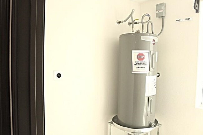 Building Photo - 3118 Garfield St