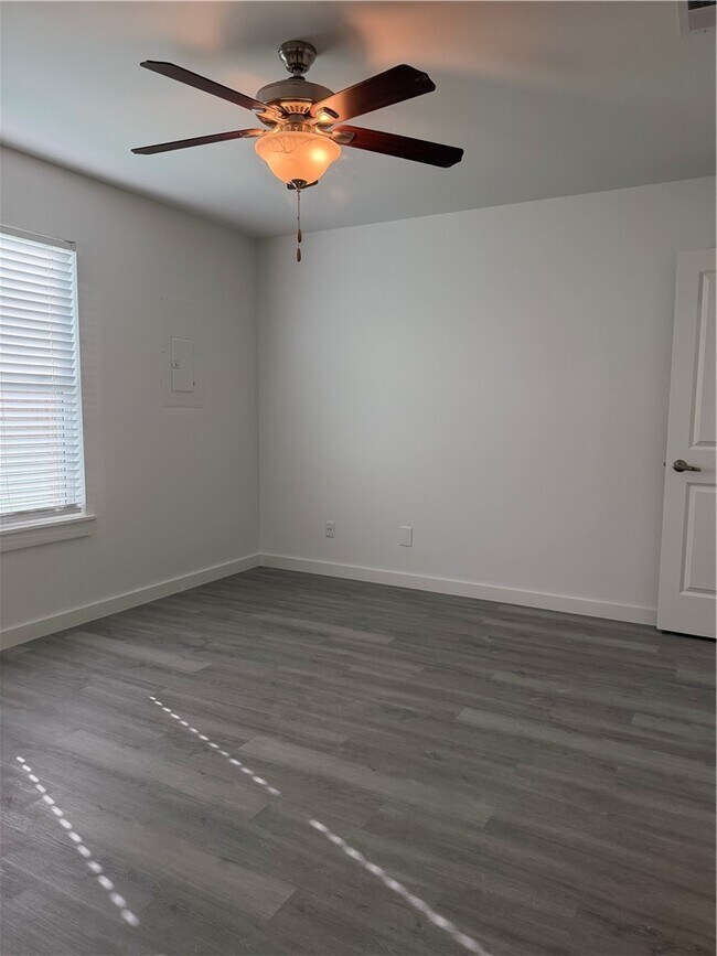 Building Photo - 4393 W Thrasher Dr