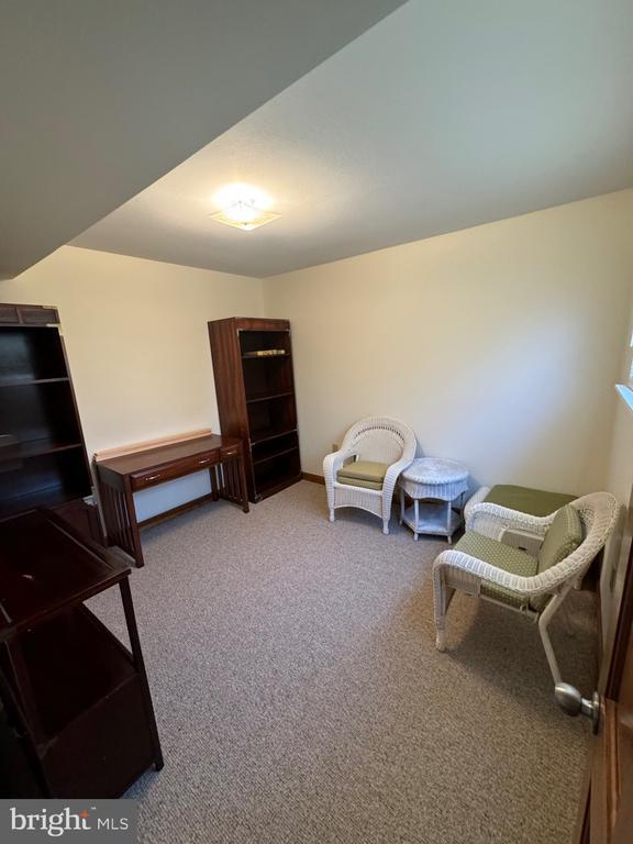 Building Photo - 172 Chapel Dr