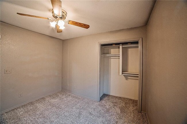 Building Photo - 604 NE 21st St