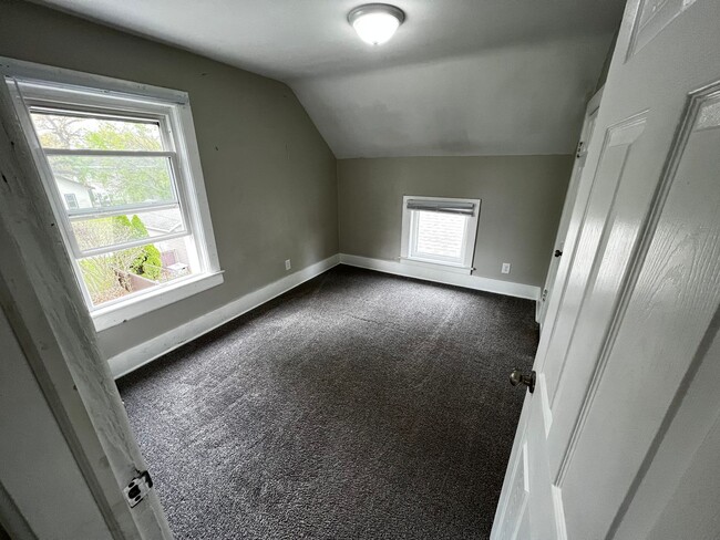 Building Photo - Recently Remodeled 4-Bedroom, 1.5-Bathroom...
