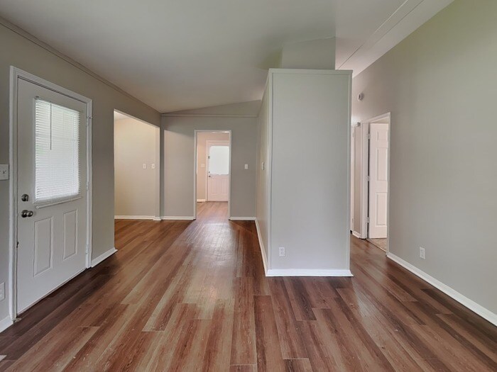Building Photo - 120 Brookside Dr