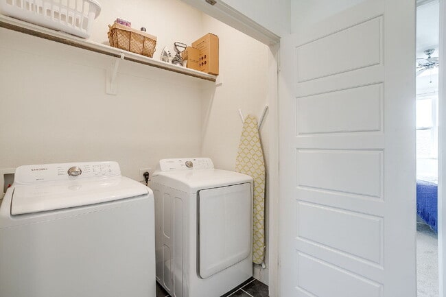 Building Photo - Newly Constructed Townhome Just Steps Off ...