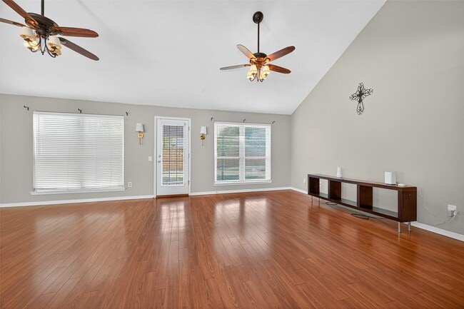 Building Photo - 6107 Howland Ct