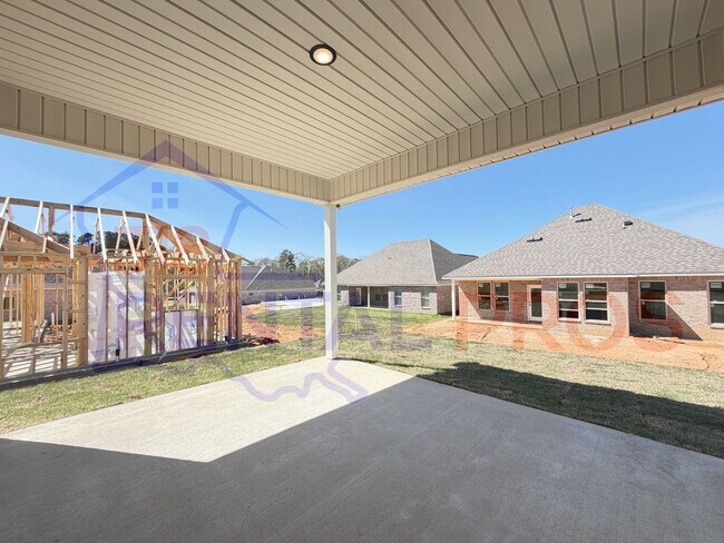 Building Photo - New Construction! 3 Bed 2 Bath in Country Club Estates!