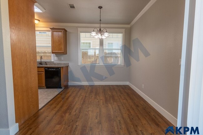 Building Photo - Updated 2-Story, 3 Bedroom 2.5 Bath Single...