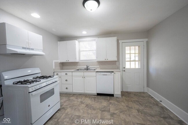 Building Photo - 411 S East St