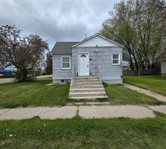Building Photo - 3 Bedroom Located in Grace Idaho