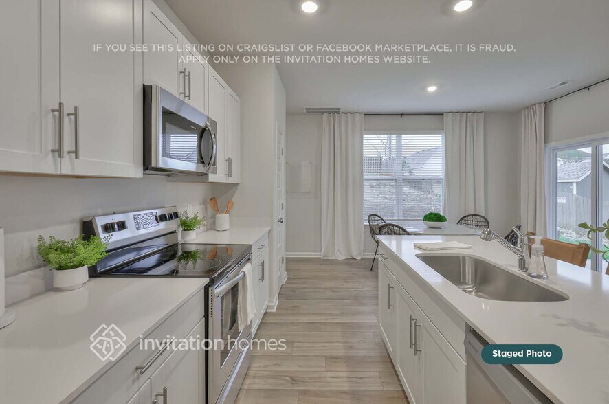 Building Photo - 1010 Legacy Ct