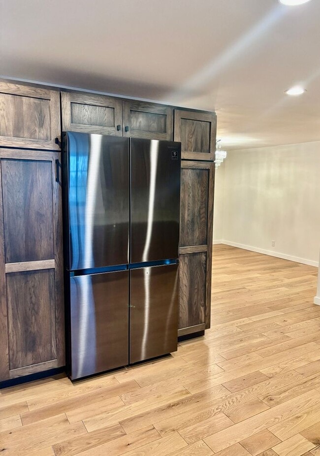 Building Photo - Spacious House. Expansive Lot. Prime Location