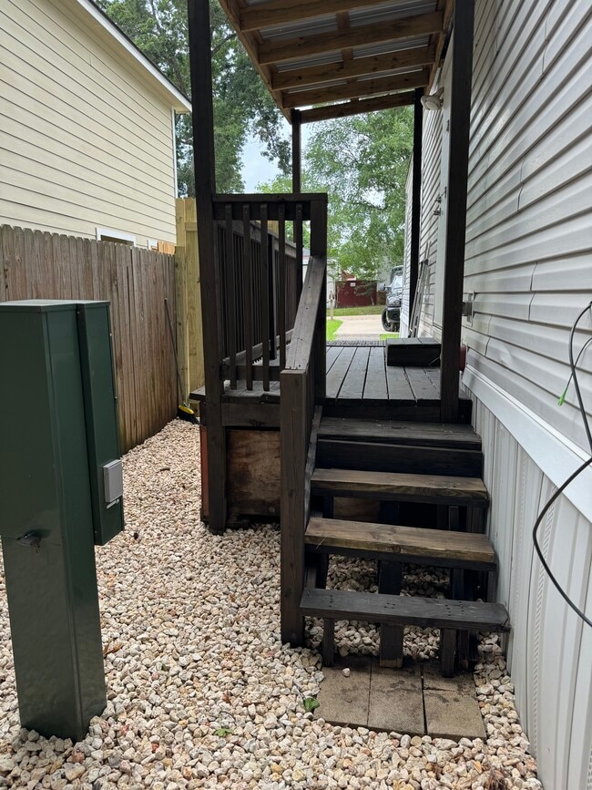 Building Photo - 16482 Eastchase St