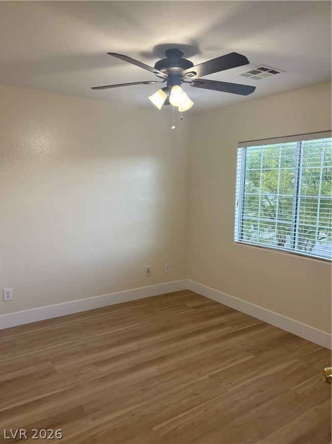 Building Photo - 9368 Pineneedle Ridge St