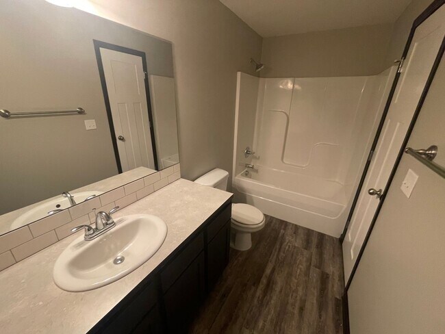 Building Photo - 2022/26 E Village Estates Dr