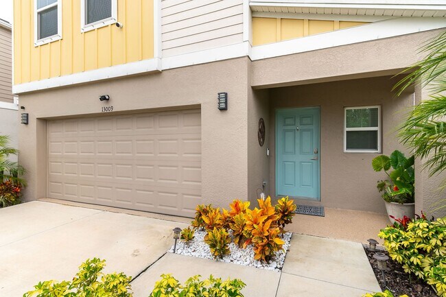 Building Photo - Stunning, Pet-Friendly, 4 Double bedroom, 2.5 Bathroom Home in Crosswind Point, Parrish