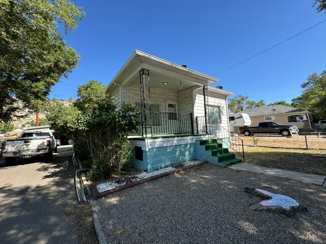 Building Photo - 812 Muir Ave