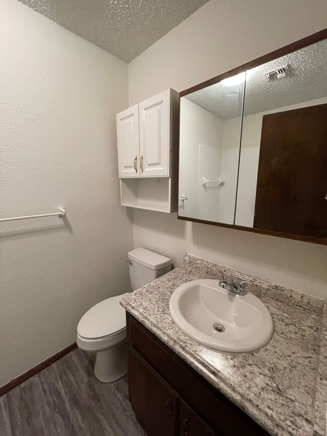 Building Photo - 2 bed 1 bath duplex tastefully updated in a great location in the heart of Blanchard! Plenty of p...