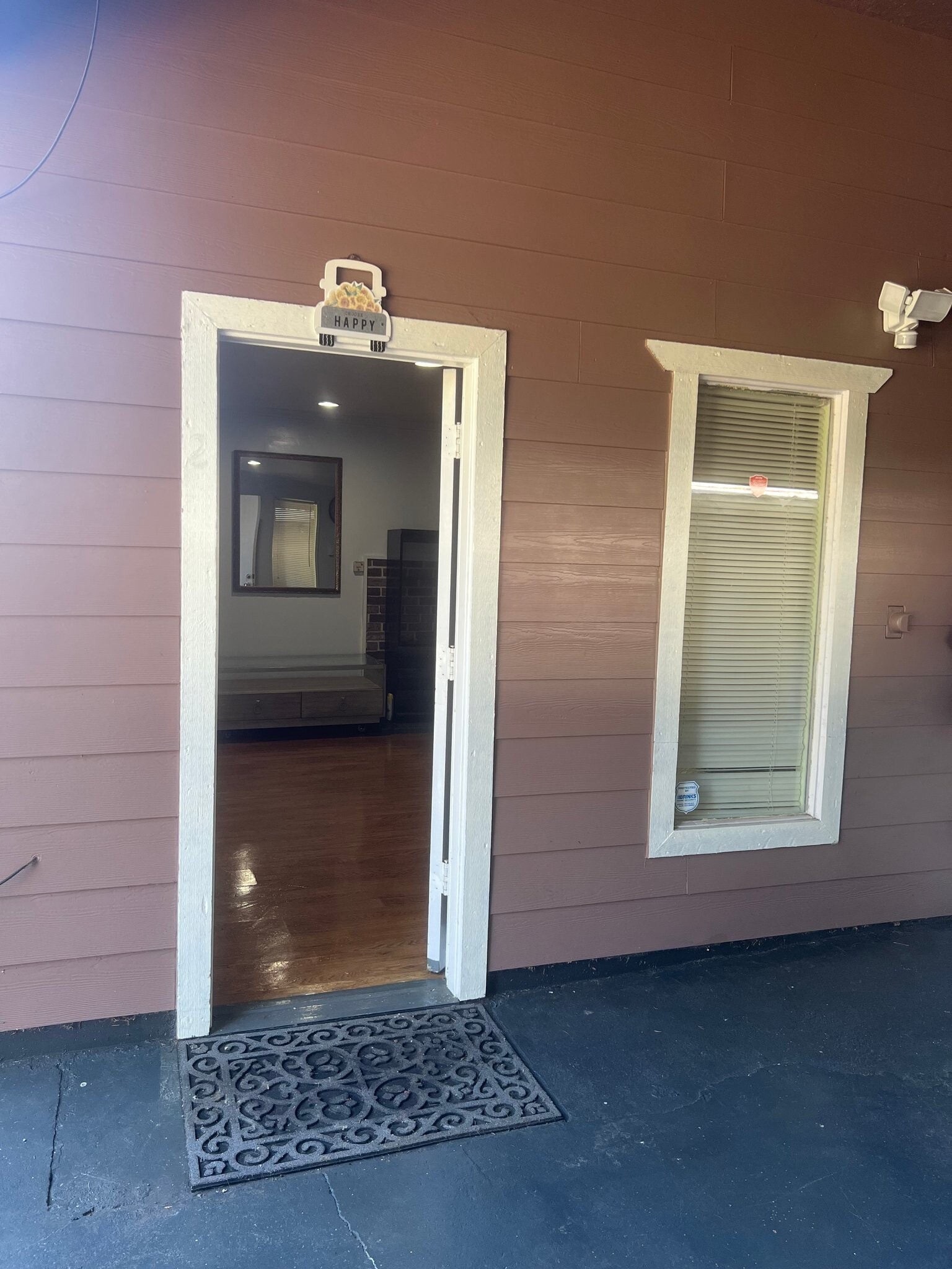 Building Photo - 16405 NE 12th St