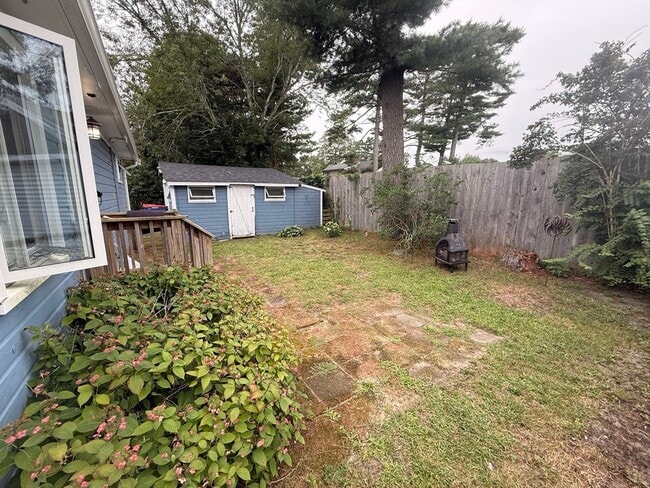 Building Photo - 11 Beechwood Pl
