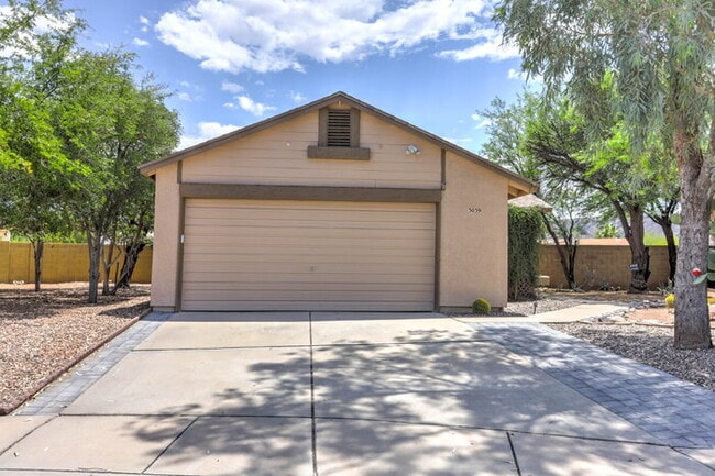 Building Photo - $1,000 Move-In Credit - Mission View off Valencia. Cardinal and Los Reales Rd
