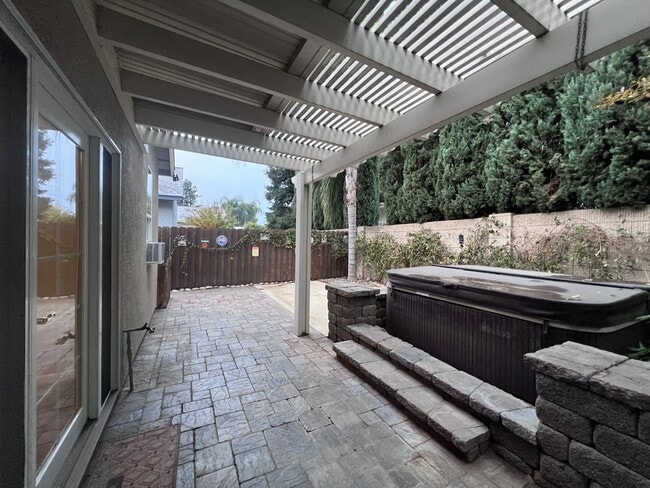 Building Photo - 457 Morales Ct