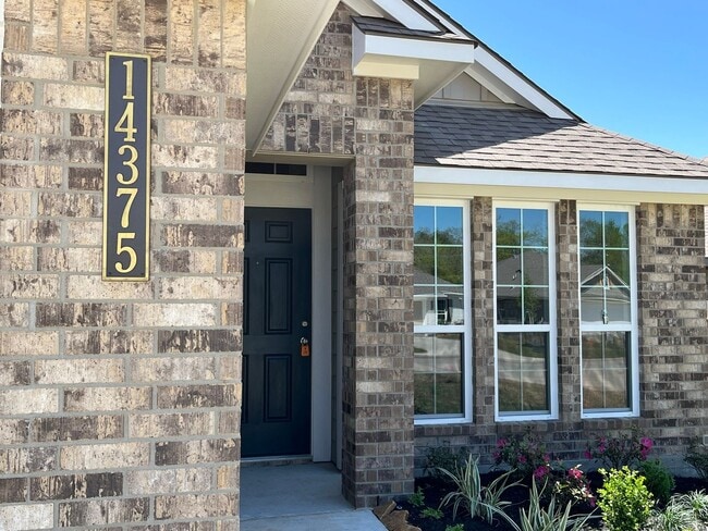 Building Photo - 3/2/2  in the beautiful  gated community of Point Aquarius WISD