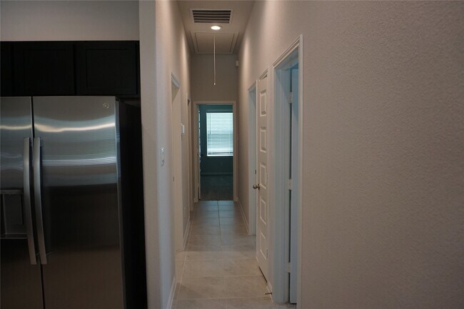 Building Photo - 11893 E Gate Dr