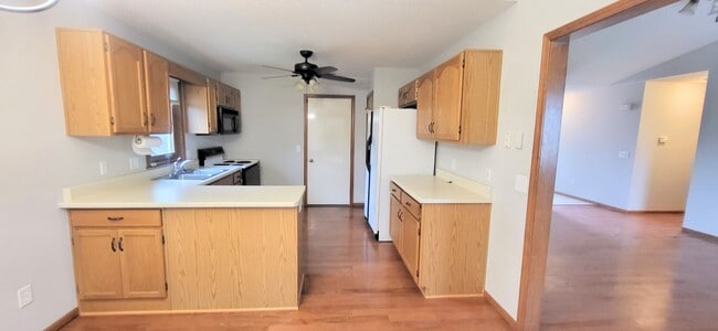 Building Photo - 9205 Whispering Woods Dr