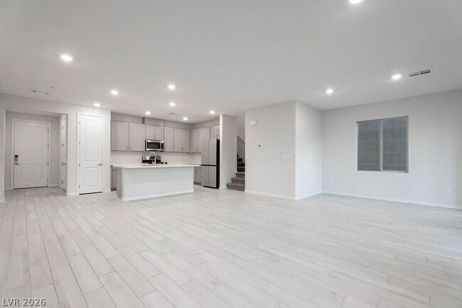 Building Photo - 11620 Desert Hollow Avenue