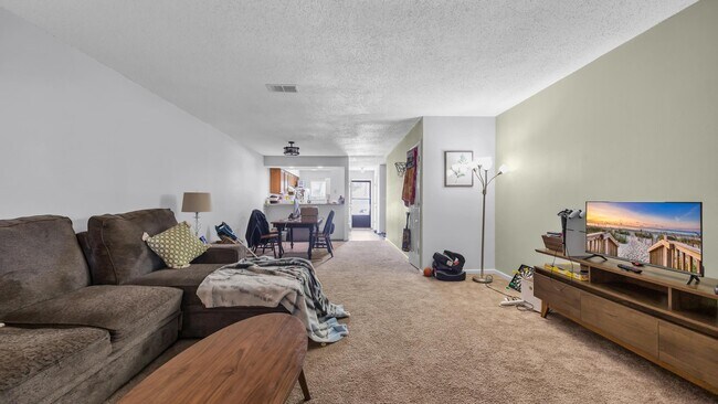 Building Photo - 414 Garden Dr