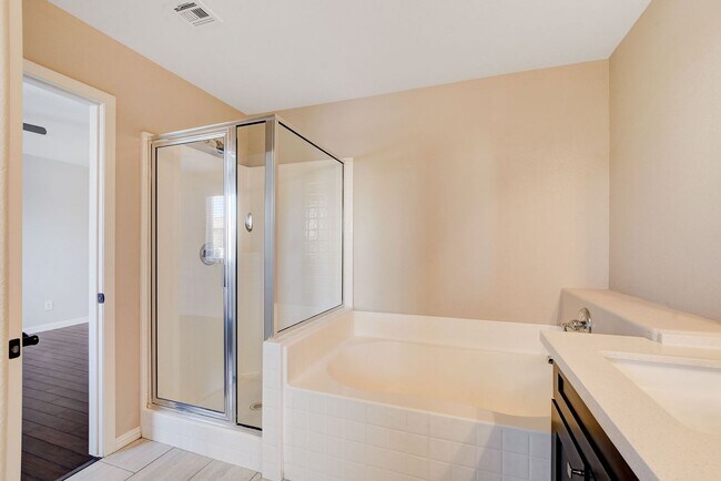 Building Photo - Anthem Highlands Beauty