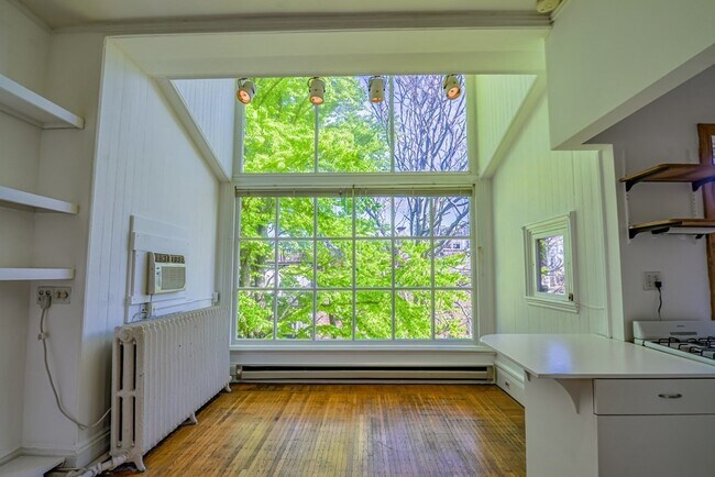 Building Photo - 31 Pinckney St