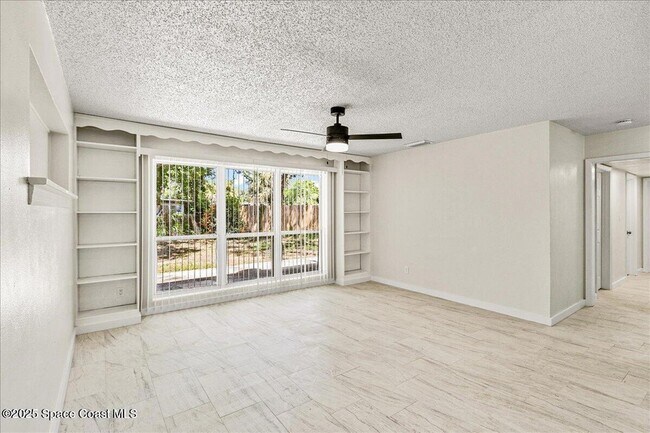 Building Photo - 1104 Azalea Ln