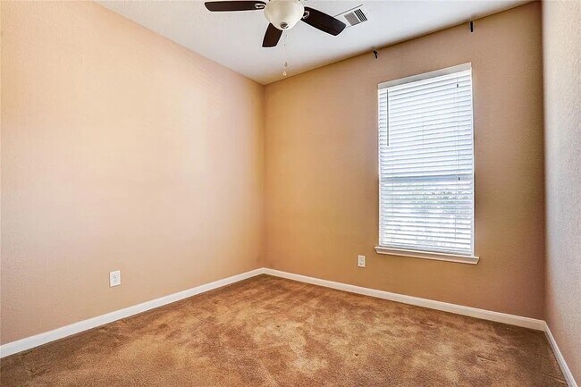 Building Photo - 907 Aft Valley Dr
