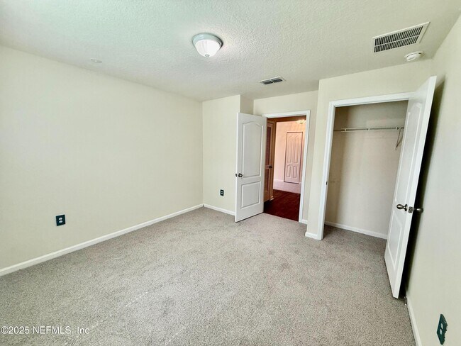 Building Photo - 2031 Sotterley Ln