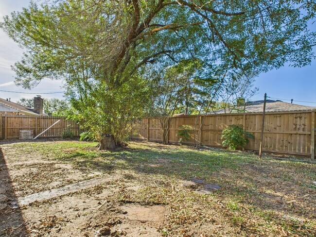 Building Photo - 10915 Sagedowne Ln