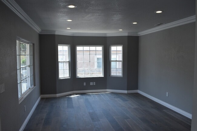 Building Photo - 3128 Marlborough Ave