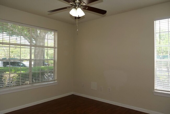 Building Photo - Upgraded Condo in Gated Community of Plant...