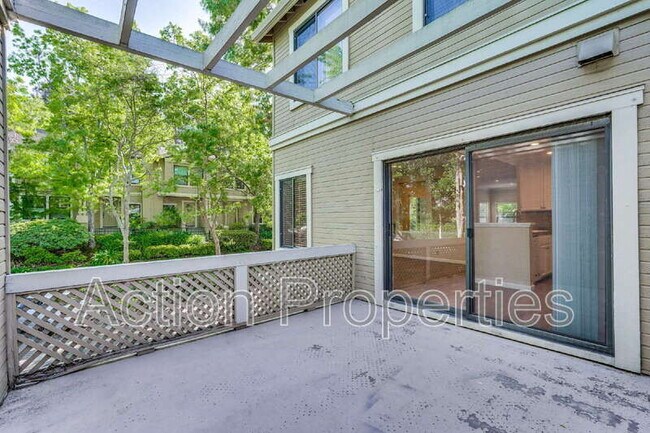 Building Photo - 947 La Mesa Terrace