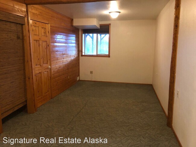 Building Photo - 3 br, 2 bath House - 1780 E. Raven Circle